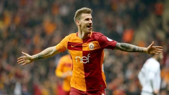 Serdar Aziz kimdir, kaç yaşında ve hangi takımlarda oynadı?