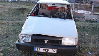 Aksaray'da otomobil şarampole devrildi: Sürücü alkollü ve ehliyetsiz çıktı