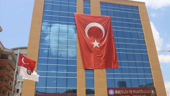 Özçelik-İş Sendikası'na tepkiler çığ gibi büyüyor!