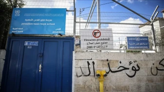 İsrail polisi Doğu Kudüs’te UNRWA okullarına baskın düzenledi