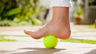 Hareketsizlik ve yanlış ayakkabı tercihi topuk dikenini tetikliyor!