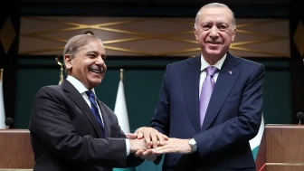 Pakistan Başbakanı'ndan Cumhurbaşkanı Erdoğan’a teşekkür mesajı
