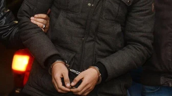 Hapis cezasını parayla kaldırdığını iddia etti: 'İftira' suçundan tutuklandı