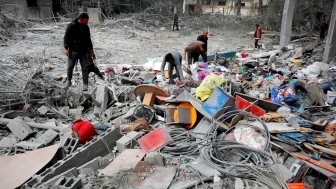 Gazze’de bir okul daha vuruldu: İsrail saldırılarında 18 Filistinli hayatını kaybetti