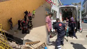 Kocaeli'de inşaat kazası: Yaralı işçi vinçle kurtarıldı!
