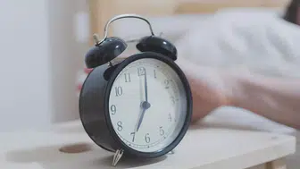 Sabahları alarm kurmadan uyanıyorsanız dikkat! Bu belirtiler kalp sağlığınızı tehdit ediyor