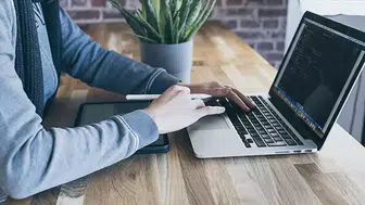 Uzun süre oturmak beyninizi küçültüyor!