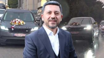 Nevşehir Belediye Başkanı Arı'dan sürpriz jest: Makam şoförünün gelin arabasını sürdü!
