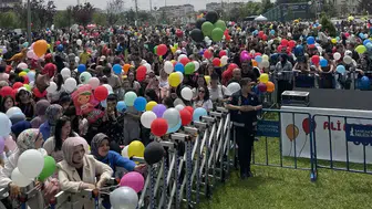 Kanseri yenen Ali Asaf için binlerce balon gökyüzüne bırakıldı