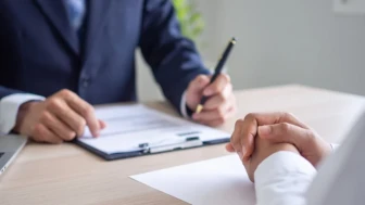Tüm çalışanları ilgilendiriyor! Sık rapor almak işten çıkarma sebebi olabilir mi?