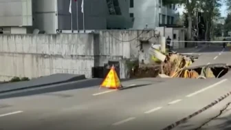 Sarıyer'de inşaat sırasında yol çöktü!