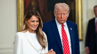 Melania Trump'ın heykelini kim çaldı?