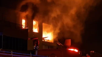 Konya'da apartmanda patlama ve yangın! 1'i ağır 12 kişi yaralandı!