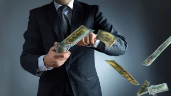 1 Mayıs raporu: CEO maaşları rekor kırdı, işçi ücretleri yerinde sayıyor