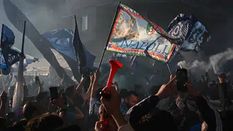 Napoli’nin kutlamalarında en az 39 kişi yaralandı
