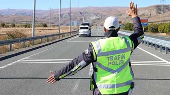 Türkiye’de ehliyet taşıma zorunluluğu kalktı: İşte 'Hayat Kimliğinle Kolay' uygulaması!