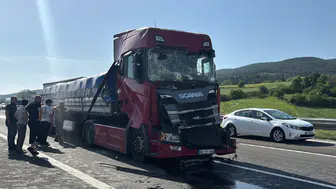 TEM Otoyolu’nda zincirleme kaza! 2 kişi yaralandı