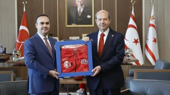 Bakan Kacır KKTC Cumhurbaşkanı Ersin Tatar ile bir araya geldi