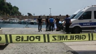 Antalya'da yüzen vatandaşlar cansız beden buldu!