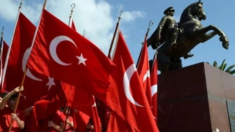 19 Mayıs Pazartesi günü resmi tatil mi? 19 Mayıs'ta okullar tatil mi olacak?