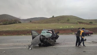 Malatya'da otomobiller çarpıştı: 2 ölü, 2 yaralı!
