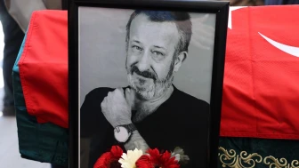 Usta sanatçı Naşit Özcan, son yolculuğuna uğurlandı!