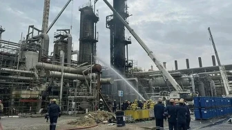 Petrol rafinerisinde yangın çıktı! Ölü ve yaralılar var