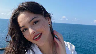 Derya Pınar Ak kimdir?