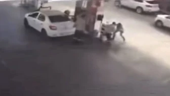 İşten çıkarıldı, mesai arkadaşını bıçakladı! O anlar kamerada