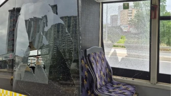 Kartal'da İETT otobüsünün camı patladı! Sürücü panik dolu anları anlattı!