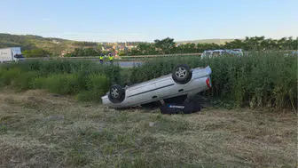Bursa’da otomobil şarampole yuvarlandı: 5 yaralı