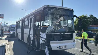 Erzincan'da yolcu otobüsü ile tır çarpıştı: 3 yaralı