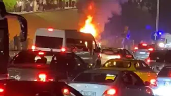 Kaza sonrası araç yanarak küle döndü! İşte o anlar