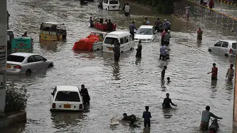 Sel ve fırtınaya kapılan 8 kişi hayatını kaybetti