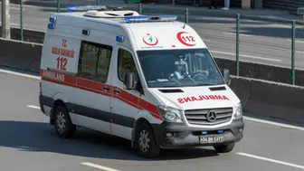Şanlıurfa'da otomobiller kafa kafaya çarpıştı