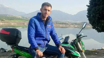 Denizli’de feci kaza: Motosiklet sürücüsü bariyerlere çarparak hayatını kaybetti