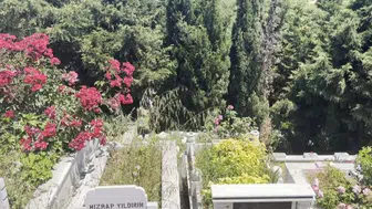 Kabir üstünde bebek cesedi bulundu