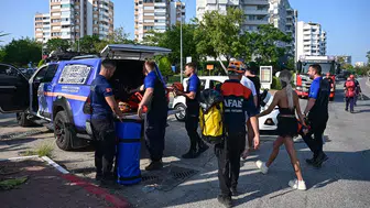Antalya'da falezlerde mahsur kalan 3 turist kurtarıldı