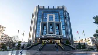 Buca Belediyesi’nden dayanışma örneği: 'Paylaştıkça Güzel' projesiyle ikinci el kıyafetler yeniden hayat buluyor