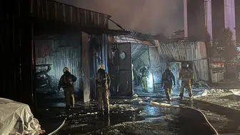 Bahçelievler oto sanayi sitesinde yangın: Çok sayıda iş yeri ve araç küle döndü!