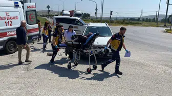 Sivas'ta otomobil ile ambulans çarpıştı
