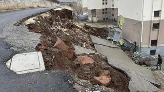 Şanlıurfa'da istinat duvarı çöktü: 4 işçi yaralandı