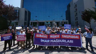 Ankara'da imar mağduru vatandaşlar belediye önünde eylem yaptı