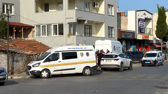 İzmir'de komşu dehşeti: Tartıştığı karı kocayı vurdu!