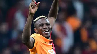 Galatasaray ve Napoli, Osimhen için el sıkıştı