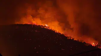 Karabük'te orman yangını devam ediyor: 10 köy boşaltıldı