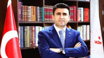 Tunceli Valisi Aygöl, korumasına marul verip içine çiğ köfte koymayı unuttu: İşte o anlar!