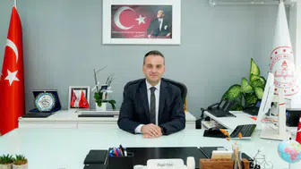 Özgür Türk kimdir?