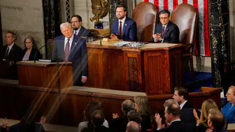 Trump’tan dikkat çeken açıklama: Dini ülkeye geri getiriyoruz!