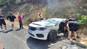 Tunceli'de korkunç kaza! Otomobil ile kamyonet çarpıştı: 3 kişi yaralandı